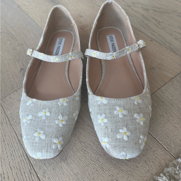 Steve Madden Floral Mary Jane Shoes - Cream - Picture 1 of 4